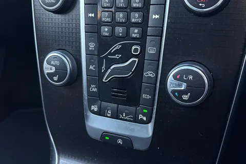 KT19BWV Volvo V40 1.5 T3 R-Design Edition Auto Euro 6 (s/s) 5dr Thumbnail #22