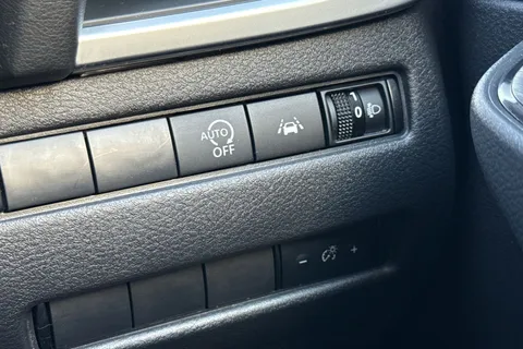 LT73SDX Nissan Qashqai 1.3 DIG-T MHEV Acenta Premium XTRON Euro 6 (s/s) 5dr Thumbnail #40