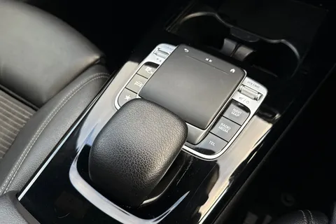 PF68FFG Mercedes-Benz A Class 1.5 A180d Sport (Executive) 7G-DCT Euro 6 (s/s) 5dr Thumbnail #22