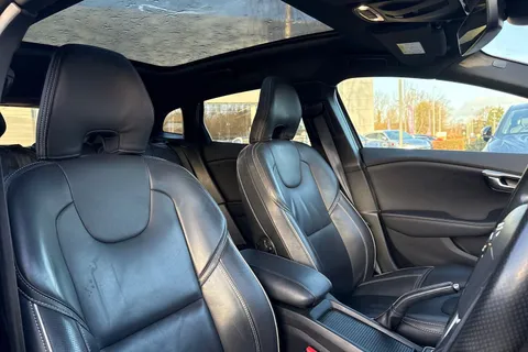 KT19BWV Volvo V40 1.5 T3 R-Design Edition Auto Euro 6 (s/s) 5dr Thumbnail #24