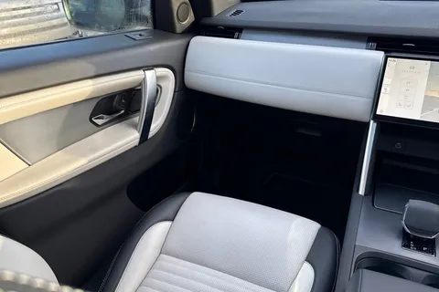 KJ73NVH Land Rover Discovery Sport 1.5 P300e Dynamic HSE 5dr Thumbnail #40