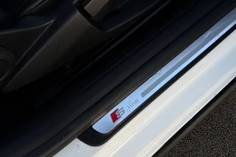 YY66GKZ Audi A5 Cabriolet 2.0 TDI S line Special Edition Plus Euro 6 (s/s) 2dr Thumbnail #26