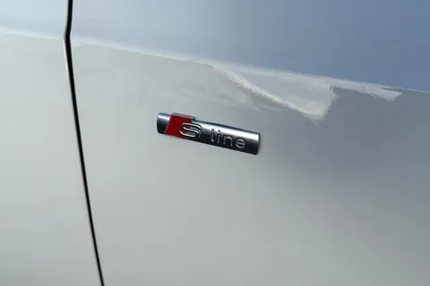 YY66GKZ Audi A5 Cabriolet 2.0 TDI S line Special Edition Plus Euro 6 (s/s) 2dr Thumbnail #28