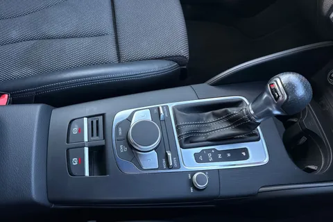 SM20VLG Audi A3 2.0 TDI 35 Black Edition Sportback S Tronic Euro 6 (s/s) 5dr Thumbnail #47