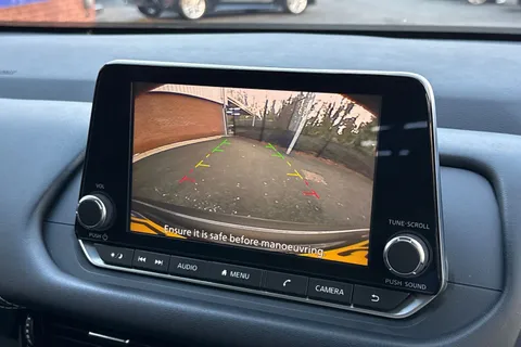 LT73SDX Nissan Qashqai 1.3 DIG-T MHEV Acenta Premium XTRON Euro 6 (s/s) 5dr Thumbnail #47