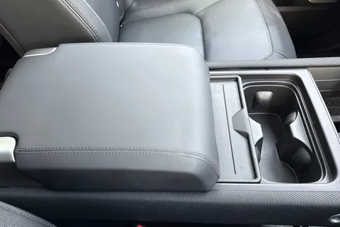 HG73FDA Land Rover Defender 130 3.0 D300 Outbound 5dr Thumbnail #47