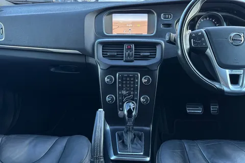 KT19BWV Volvo V40 1.5 T3 R-Design Edition Auto Euro 6 (s/s) 5dr Thumbnail #32