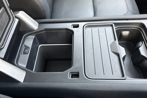 HG73FDA Land Rover Defender 130 3.0 D300 Outbound 5dr Thumbnail #48