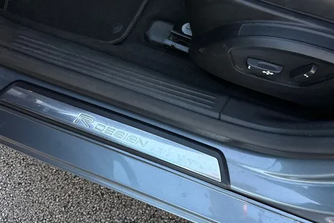 KT19BWV Volvo V40 1.5 T3 R-Design Edition Auto Euro 6 (s/s) 5dr Thumbnail #35