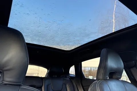 KT19BWV Volvo V40 1.5 T3 R-Design Edition Auto Euro 6 (s/s) 5dr Thumbnail #36