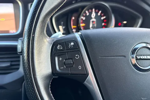 KT19BWV Volvo V40 1.5 T3 R-Design Edition Auto Euro 6 (s/s) 5dr Thumbnail #37