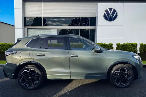 DG75ZPU Volkswagen Tiguan 1.5 eTSI 150 R-Line 5dr DSG Thumbnail #3