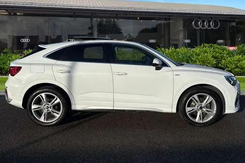 AD03MOR Audi Q3 1.5 TFSI CoD 35 S line Sportback S Tronic Euro 6 (s/s) 5dr Thumbnail #4