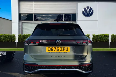 DG75ZPU Volkswagen Tiguan 1.5 eTSI 150 R-Line 5dr DSG Thumbnail #4