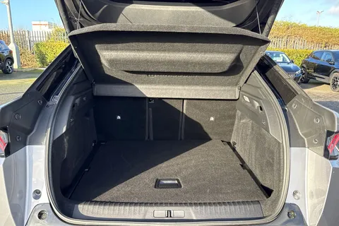 KM25DLO PEUGEOT E-3008 73kWh GT Auto 5dr Thumbnail #7