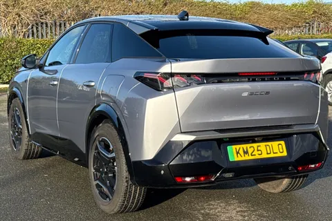 KM25DLO PEUGEOT E-3008 73kWh GT Auto 5dr Thumbnail #8