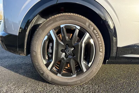 KM25DLO PEUGEOT E-3008 73kWh GT Auto 5dr Thumbnail #11