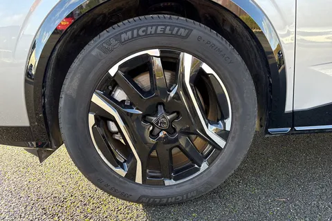 KM25DLO PEUGEOT E-3008 73kWh GT Auto 5dr Thumbnail #12