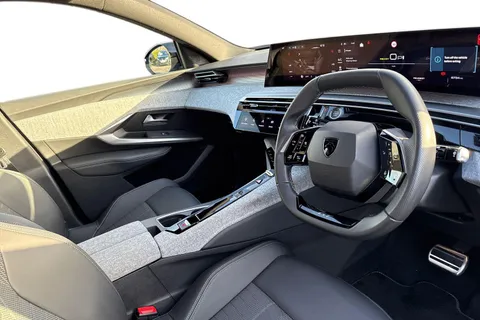 KM25DLO PEUGEOT E-3008 73kWh GT Auto 5dr Thumbnail #14