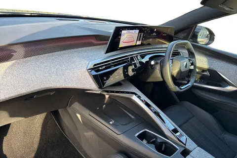 KM25DLO PEUGEOT E-3008 73kWh GT Auto 5dr Thumbnail #15