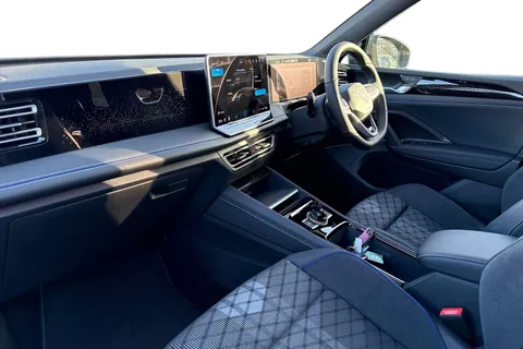 DG75ZPU Volkswagen Tiguan 1.5 eTSI 150 R-Line 5dr DSG Thumbnail #14