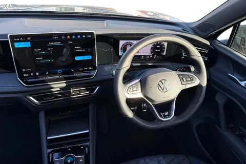 DG75ZPU Volkswagen Tiguan 1.5 eTSI 150 R-Line 5dr DSG Thumbnail #17