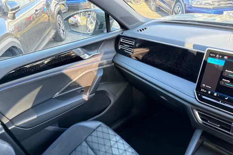 DG75ZPU Volkswagen Tiguan 1.5 eTSI 150 R-Line 5dr DSG Thumbnail #19