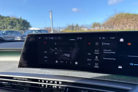 KM25DLO PEUGEOT E-3008 73kWh GT Auto 5dr Thumbnail #22