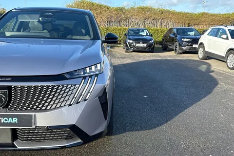 KM25DLO PEUGEOT E-3008 73kWh GT Auto 5dr Thumbnail #26