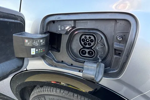 KM25DLO PEUGEOT E-3008 73kWh GT Auto 5dr Thumbnail #30