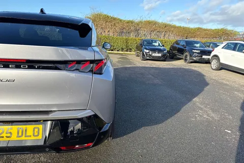 KM25DLO PEUGEOT E-3008 73kWh GT Auto 5dr Thumbnail #35