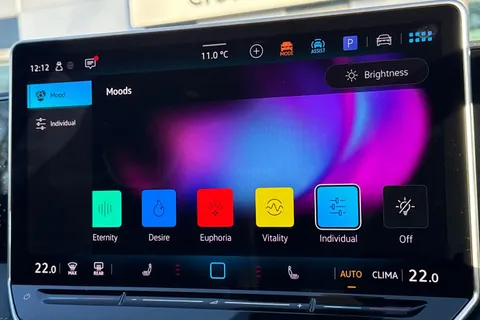 DG75ZPU Volkswagen Tiguan 1.5 eTSI 150 R-Line 5dr DSG Thumbnail #35