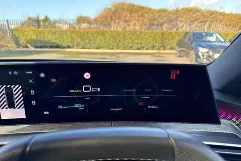 KM25DLO PEUGEOT E-3008 73kWh GT Auto 5dr Thumbnail #41