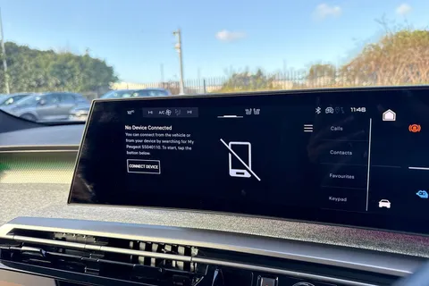 KM25DLO PEUGEOT E-3008 73kWh GT Auto 5dr Thumbnail #44