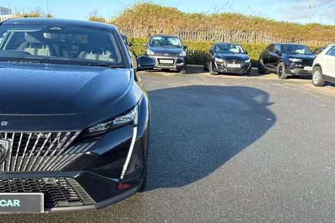 KM25WNT PEUGEOT 408 1.2 HYBRID GT Fastback e-DSC6 Euro 6 (s/s) 5dr Thumbnail #26