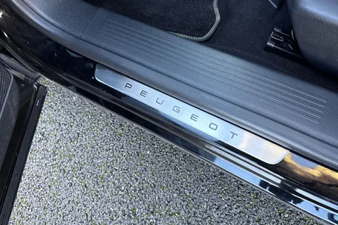 KM25WNT PEUGEOT 408 1.2 HYBRID GT Fastback e-DSC6 Euro 6 (s/s) 5dr Thumbnail #32