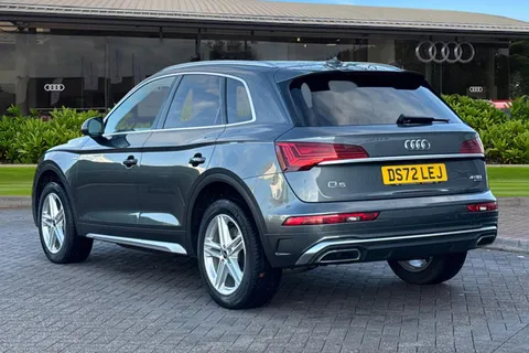 DS72LEJ Audi Q5 2.0 TDI 40 S line S Tronic quattro Euro 6 (s/s) 5dr Thumbnail #3