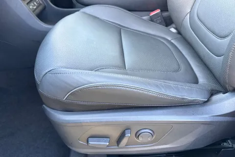 LA24EYT Hyundai Tucson 1.6 T-GDi Ultimate Auto Euro 6 (s/s) 5dr Thumbnail #39