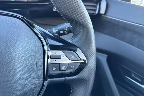 KM25WNT PEUGEOT 408 1.2 HYBRID GT Fastback e-DSC6 Euro 6 (s/s) 5dr Thumbnail #38