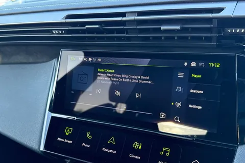 KM25WNT PEUGEOT 408 1.2 HYBRID GT Fastback e-DSC6 Euro 6 (s/s) 5dr Thumbnail #42