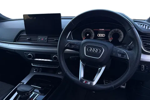 DS72LEJ Audi Q5 2.0 TDI 40 S line S Tronic quattro Euro 6 (s/s) 5dr Thumbnail #18