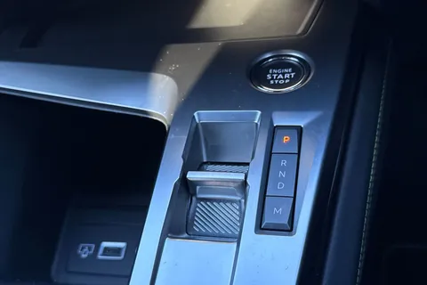 KM25WNT PEUGEOT 408 1.2 HYBRID GT Fastback e-DSC6 Euro 6 (s/s) 5dr Thumbnail #51