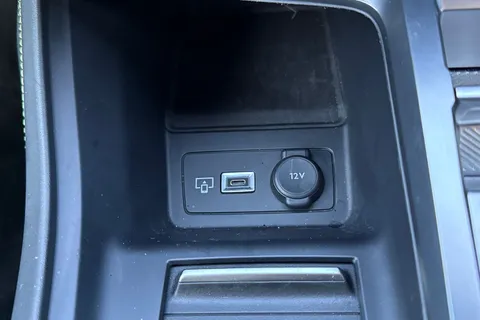 KM25WNT PEUGEOT 408 1.2 HYBRID GT Fastback e-DSC6 Euro 6 (s/s) 5dr Thumbnail #52