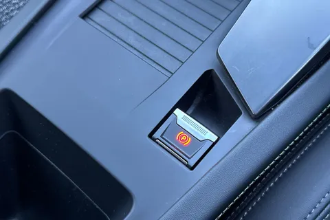 KM25WNT PEUGEOT 408 1.2 HYBRID GT Fastback e-DSC6 Euro 6 (s/s) 5dr Thumbnail #54