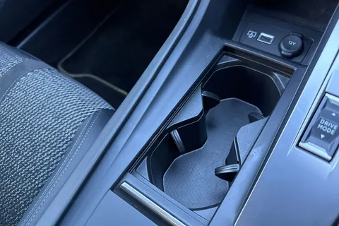 KM25WNT PEUGEOT 408 1.2 HYBRID GT Fastback e-DSC6 Euro 6 (s/s) 5dr Thumbnail #55