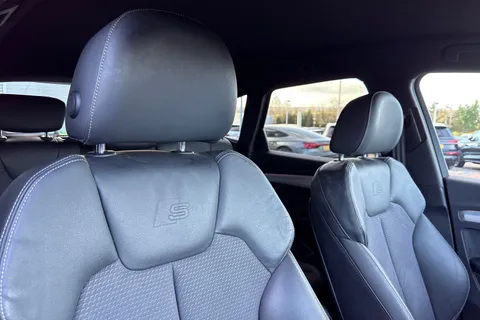 DS72LEJ Audi Q5 2.0 TDI 40 S line S Tronic quattro Euro 6 (s/s) 5dr Thumbnail #24