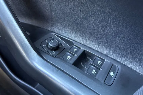 DA72SWZ Volkswagen Polo 1.0 TSI Life 5dr | Parking Sensors | App Connect Thumbnail #24