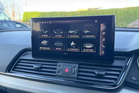 DS72LEJ Audi Q5 2.0 TDI 40 S line S Tronic quattro Euro 6 (s/s) 5dr Thumbnail #26