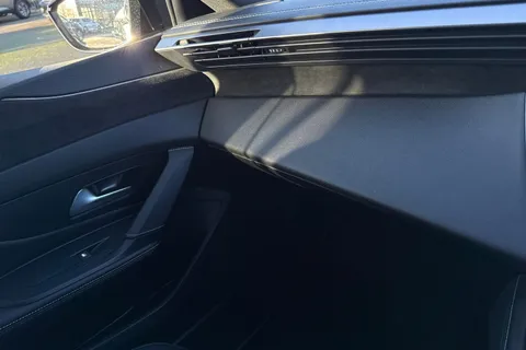 KM25WNT PEUGEOT 408 1.2 HYBRID GT Fastback e-DSC6 Euro 6 (s/s) 5dr Thumbnail #59