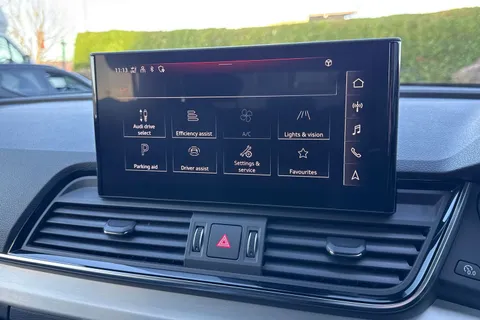 DS72LEJ Audi Q5 2.0 TDI 40 S line S Tronic quattro Euro 6 (s/s) 5dr Thumbnail #28